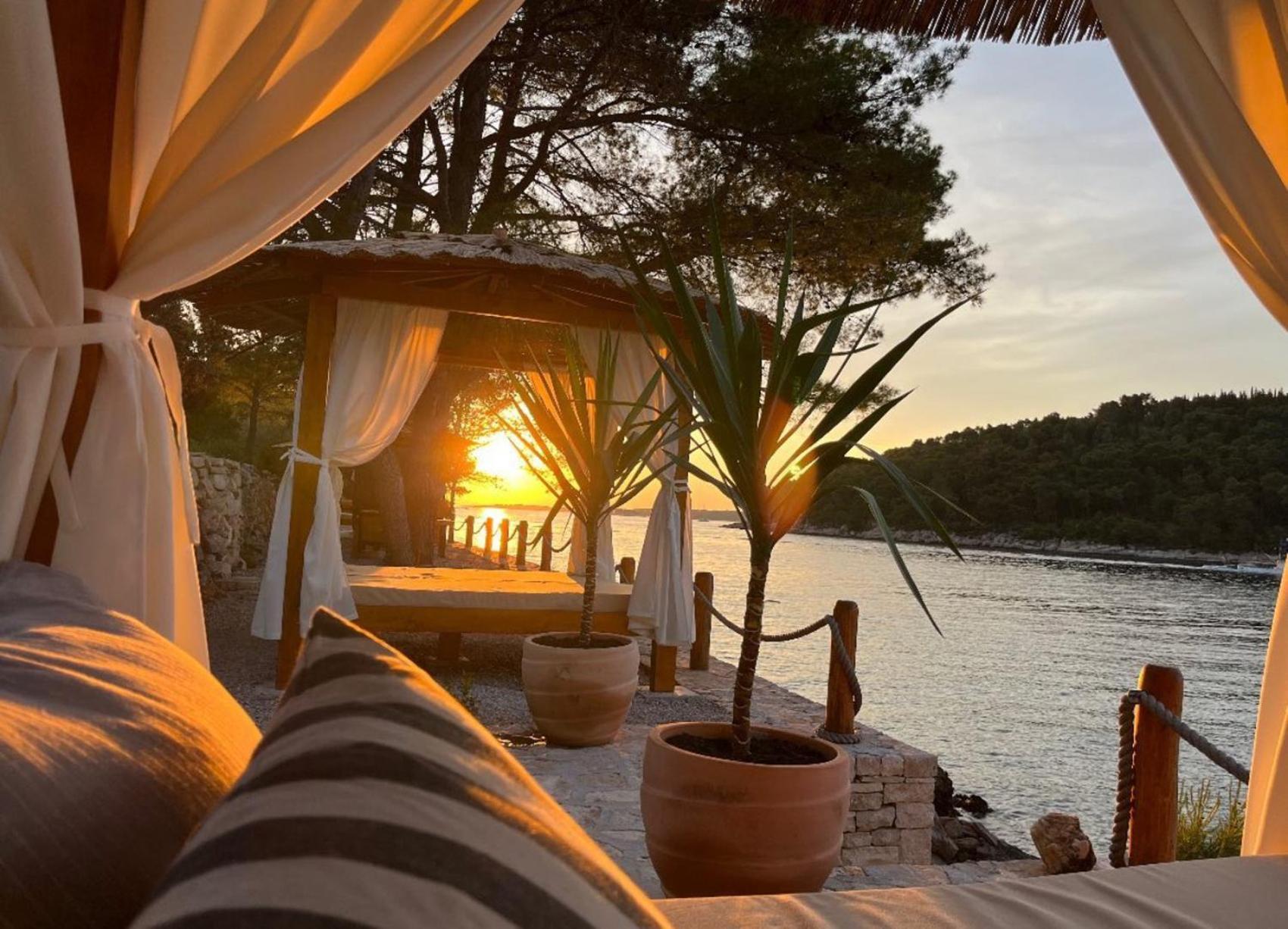 Holiday Home Sunny Side Vela Luka Esterno foto